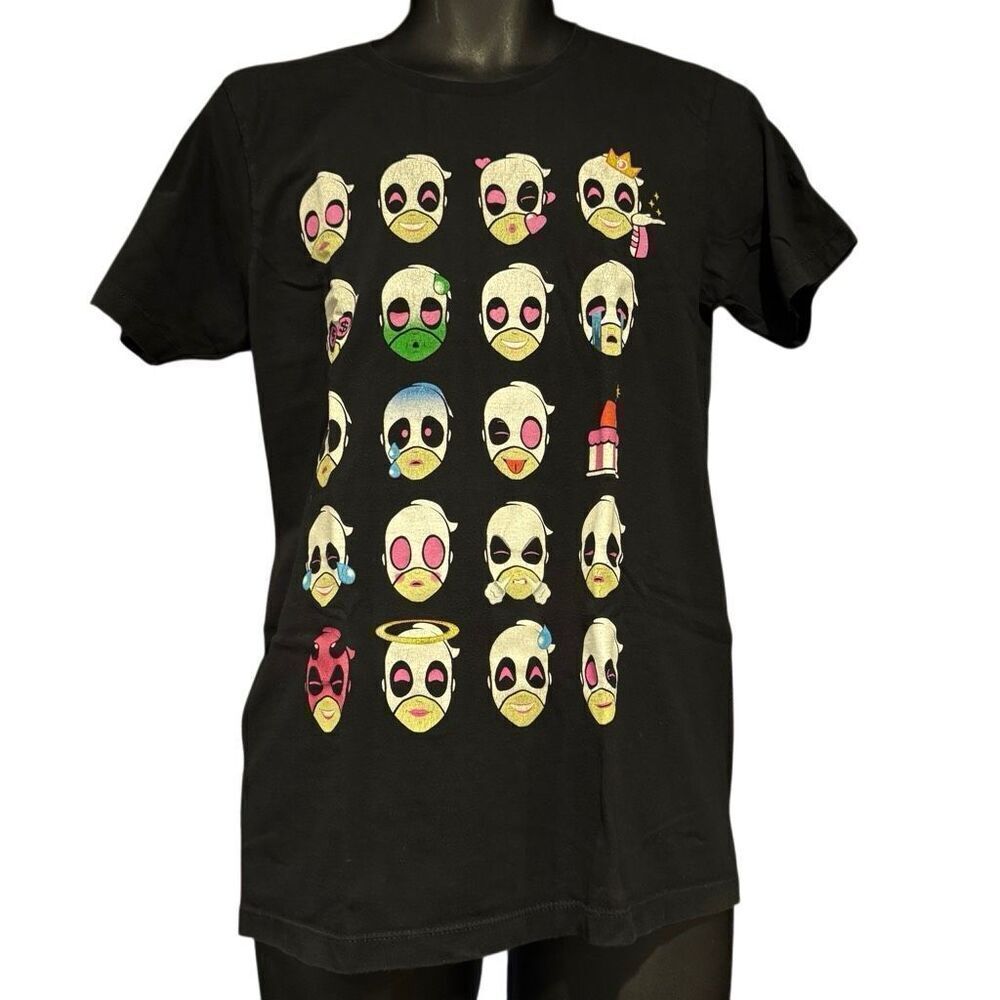 Marvel Gwen Pool Gwenpool Emoji Emoticon Black Pink T-Shirt Men’s Medium